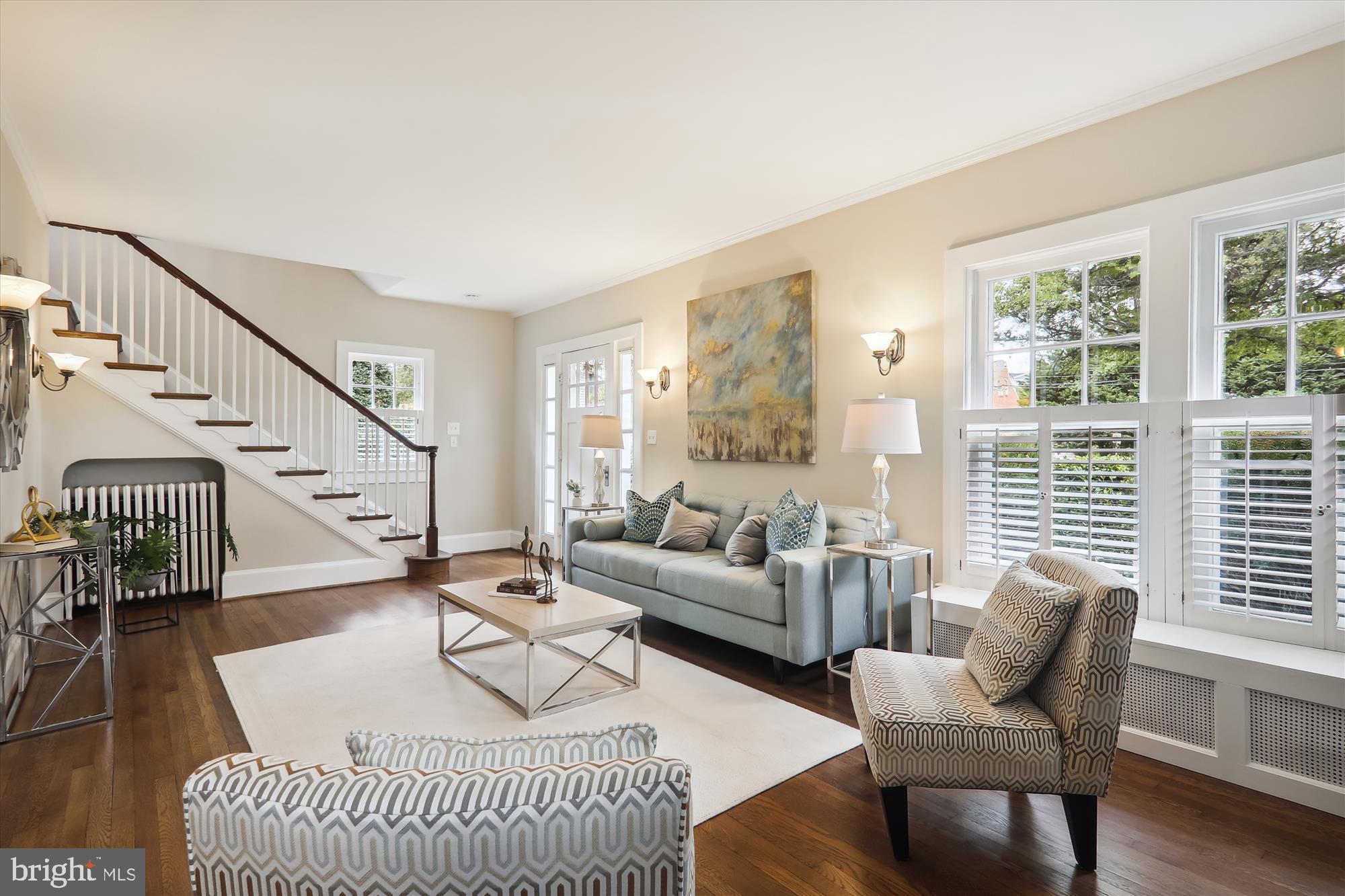 9515 Old Georgetown Road Bethesda, MD 20814 - Photo 2 of 48 Living Room