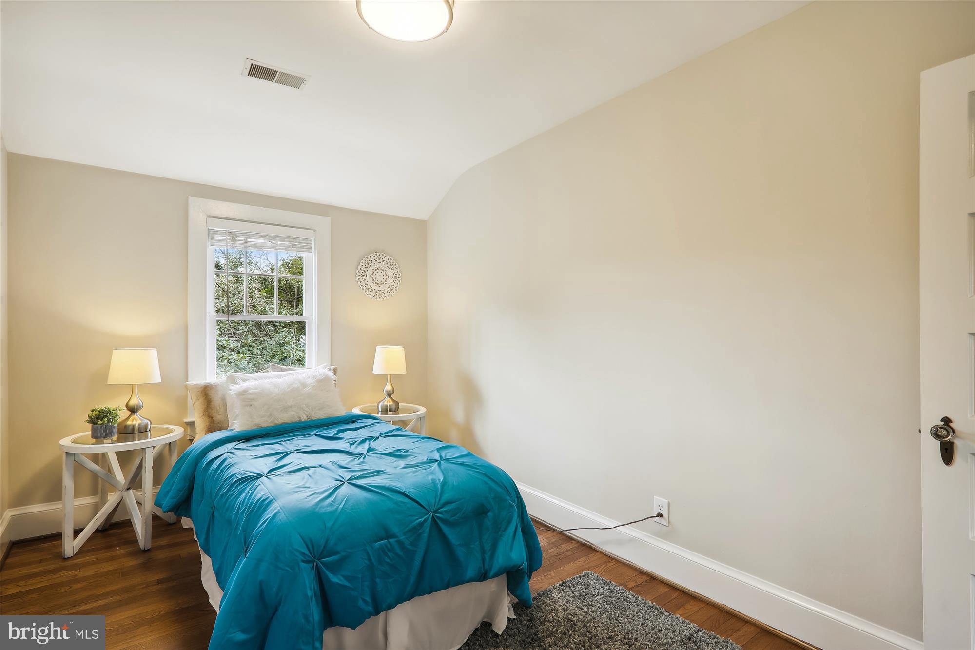 9515 Old Georgetown Road Bethesda, MD 20814 - Photo 26 of 48 Bedroom