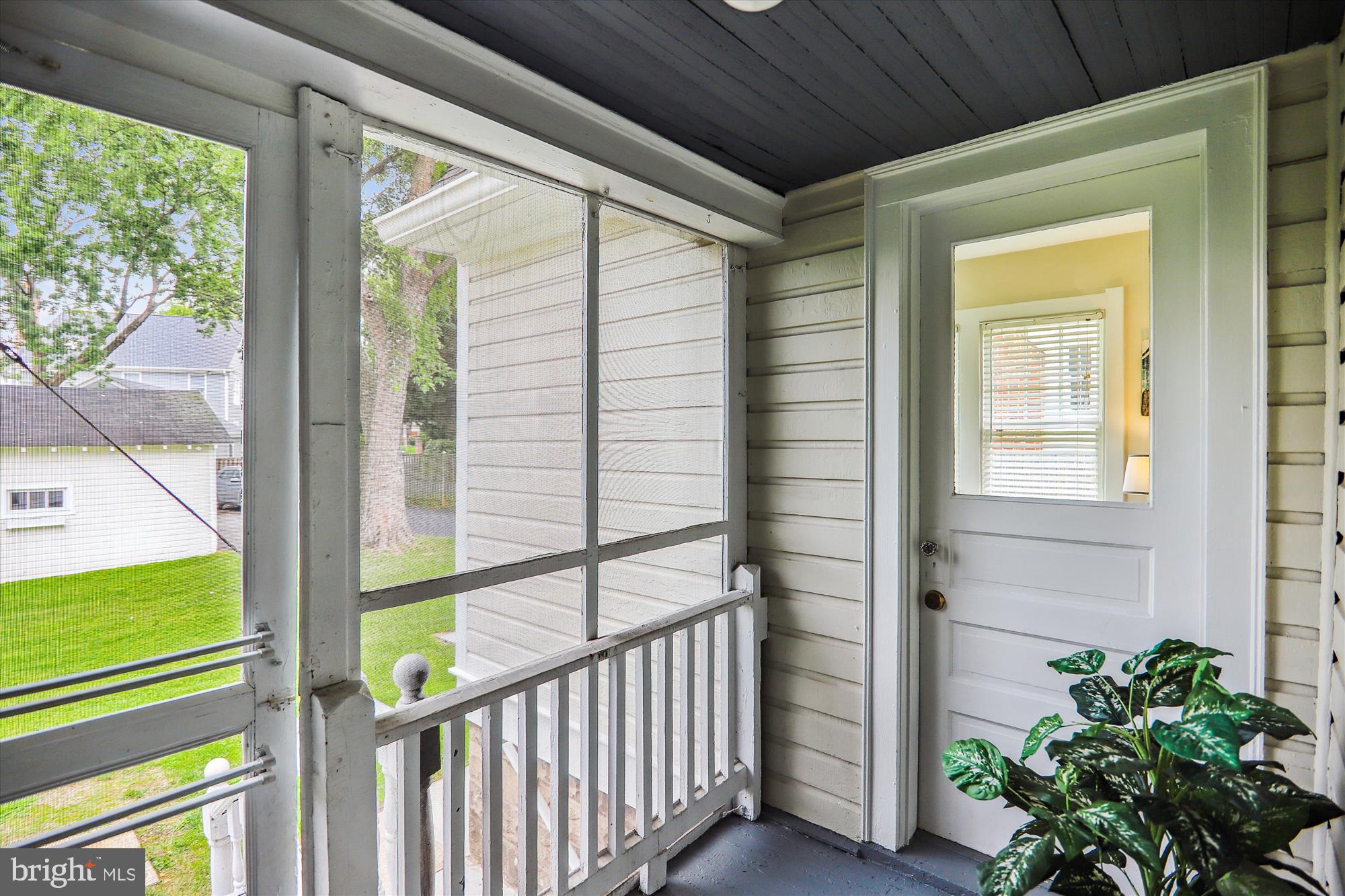 9515 Old Georgetown Road Bethesda, MD 20814 - Photo 37 of 48 Screened Porch