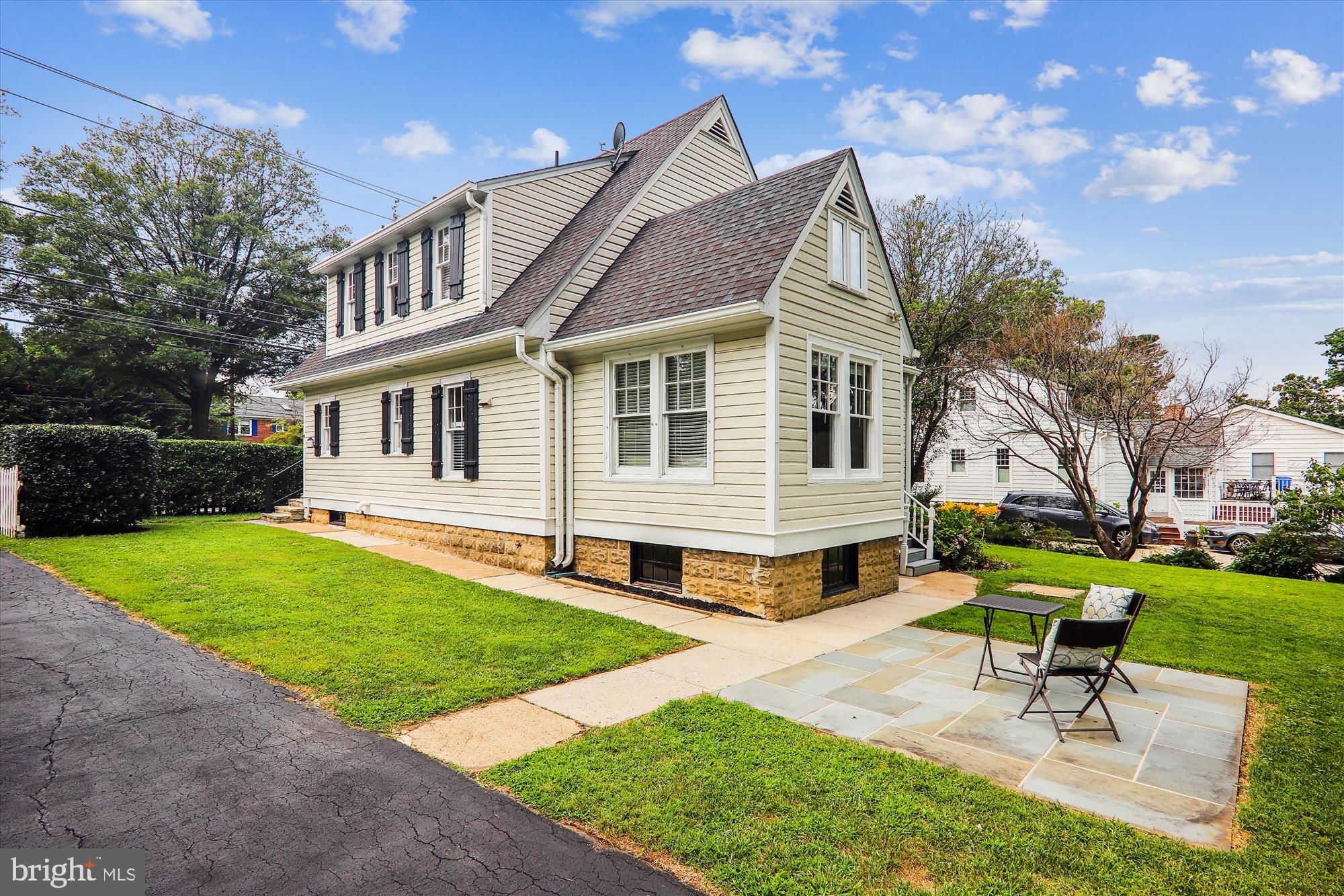 9515 Old Georgetown Road Bethesda, MD 20814 - Photo 39 of 48 Yard