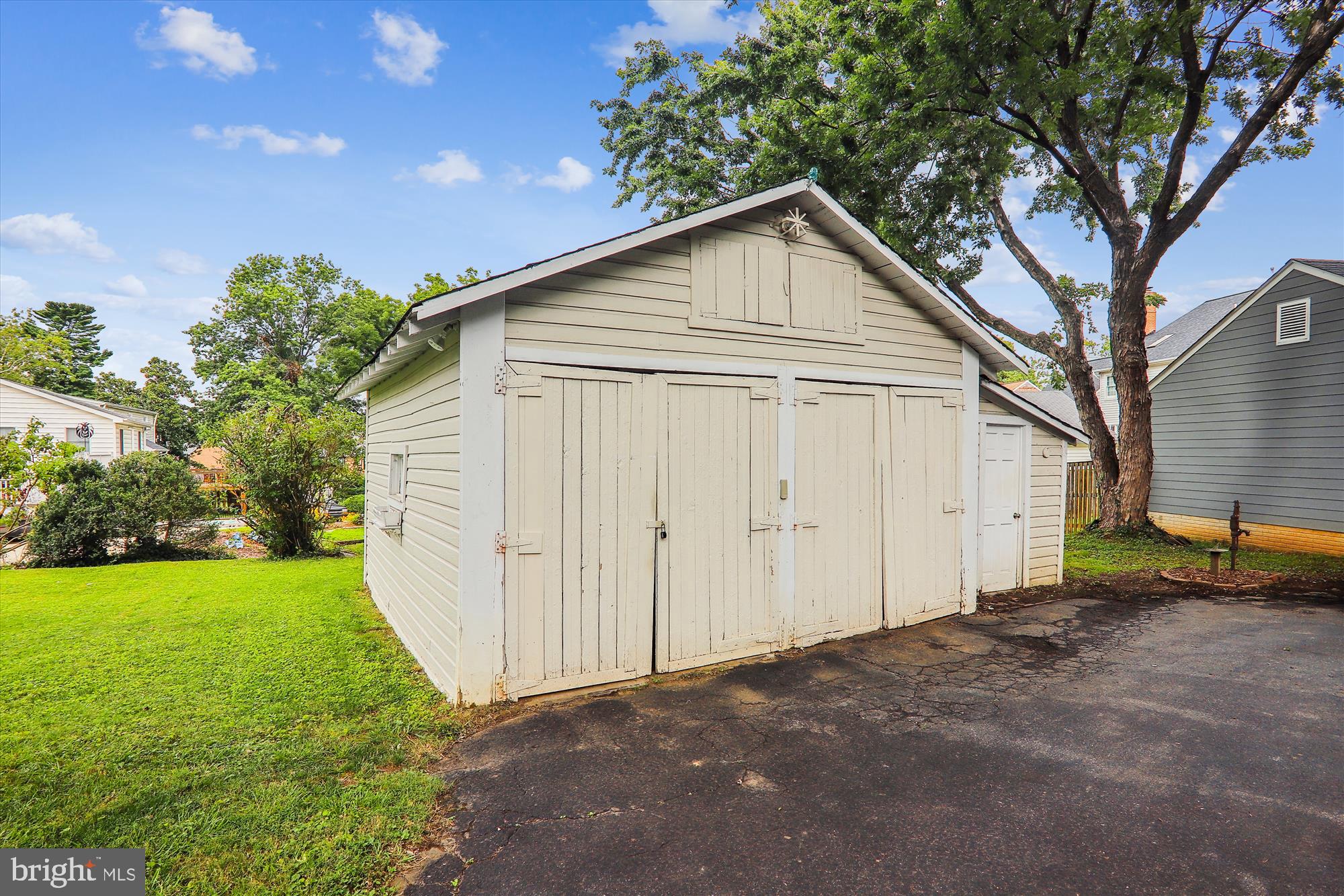 9515 Old Georgetown Road Bethesda, MD 20814 - Photo 44 of 48 Detached Garage