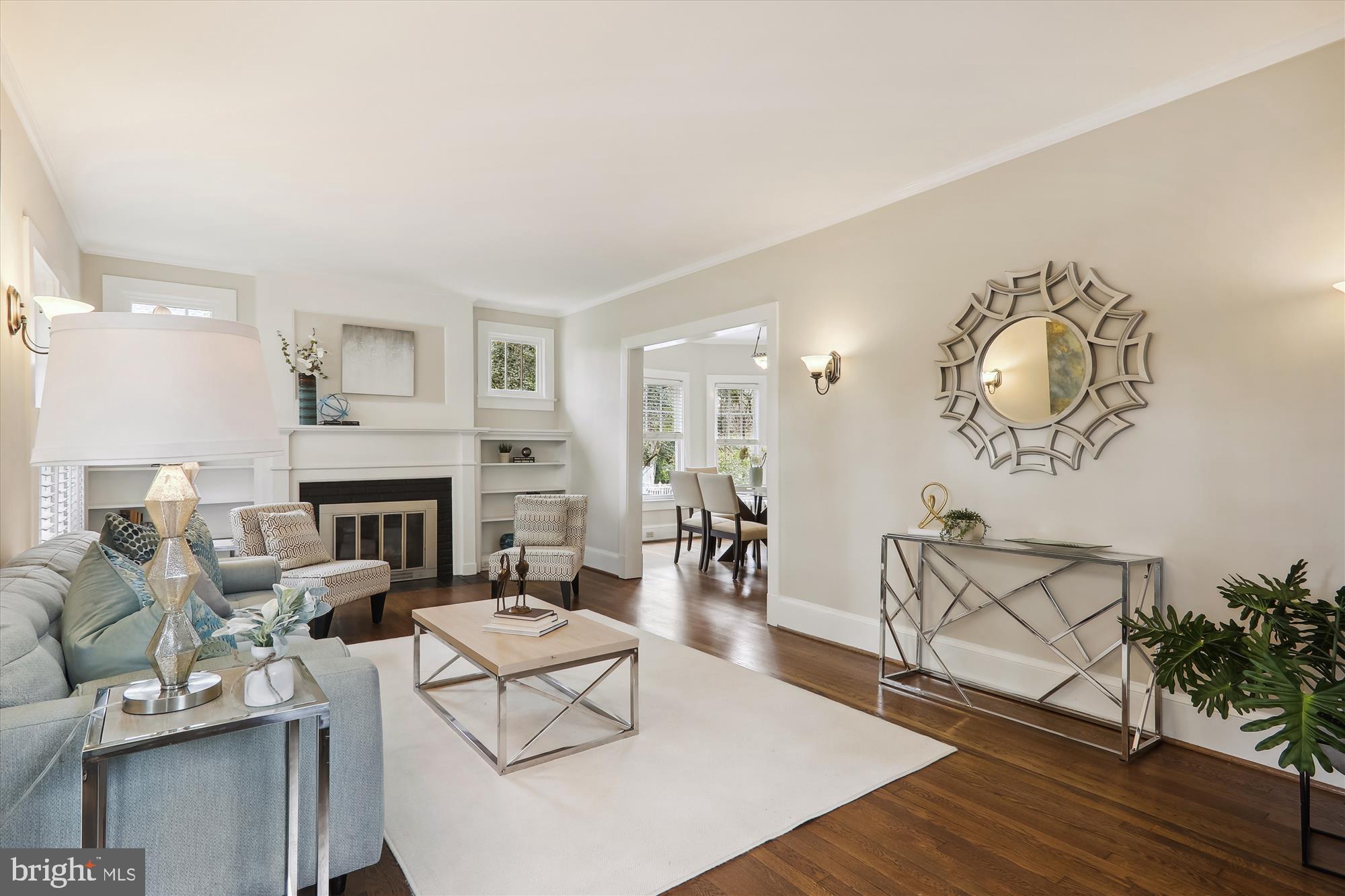 9515 Old Georgetown Road Bethesda, MD 20814 - Photo 5 of 48 Living Room