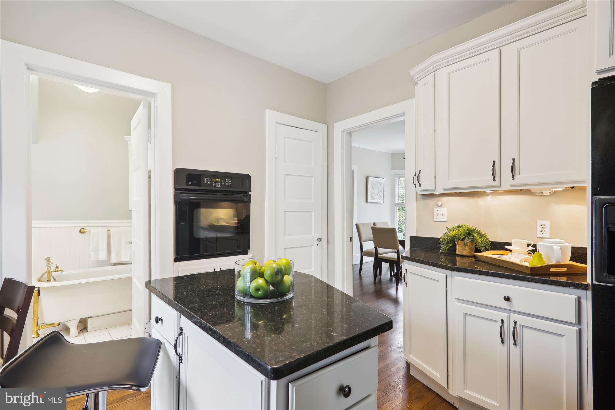 9515 Old Georgetown Road Bethesda, MD 20814 - Photo 7 of 48 Kitchen
