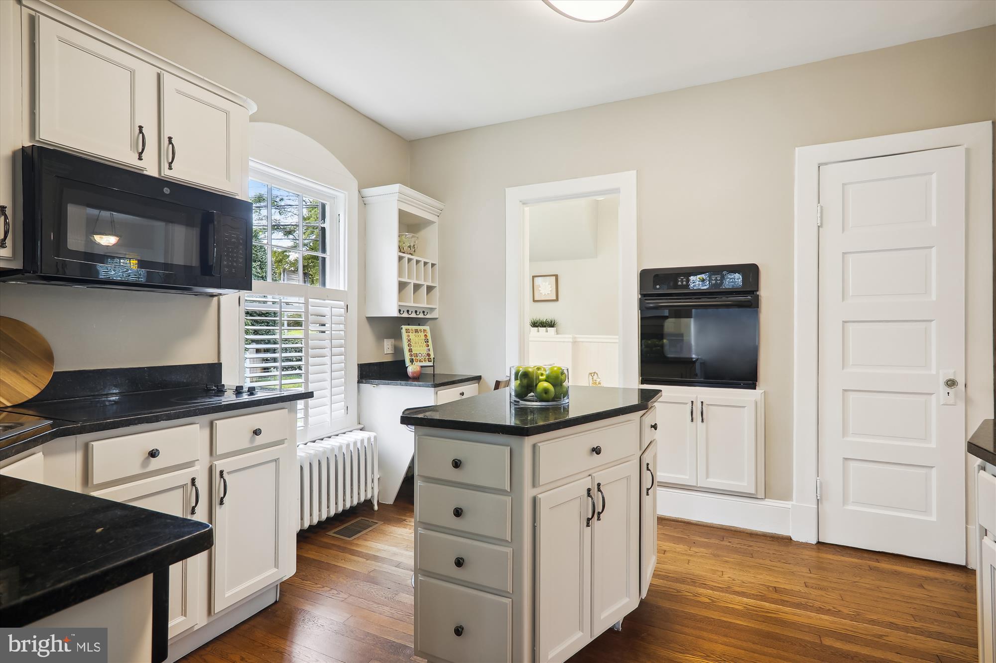 9515 Old Georgetown Road Bethesda, MD 20814 - Photo 9 of 48 Kitchen