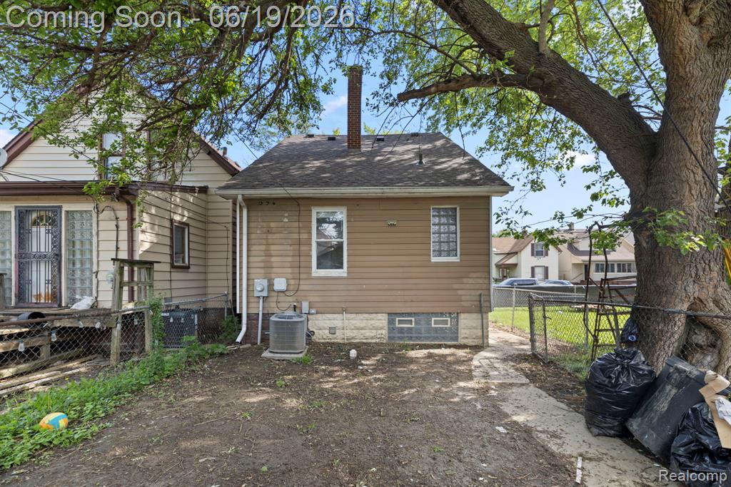 74 Pine Street River Rouge, MI 48218 - Photo 23 of 25