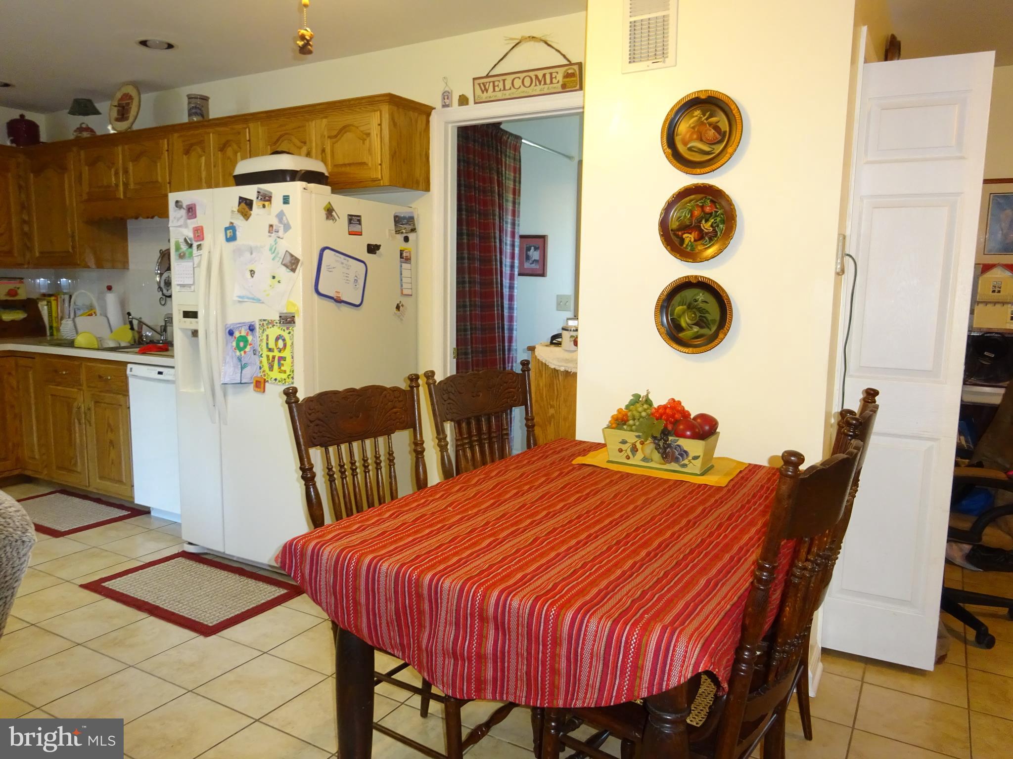 Eat-in Kitchen