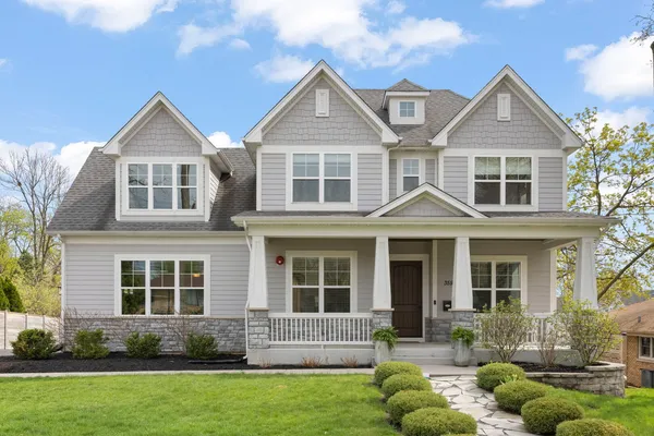 $1,649,000 | 359 Hawthorne Boulevard, Glen Ellyn, IL 60137