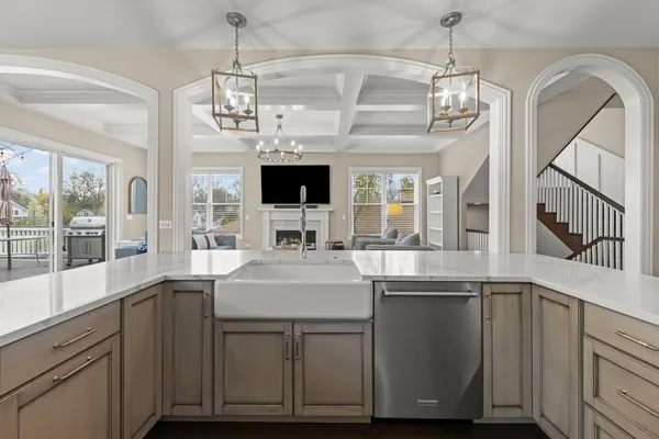 $1,649,000 | 359 Hawthorne Boulevard, Glen Ellyn, IL 60137
