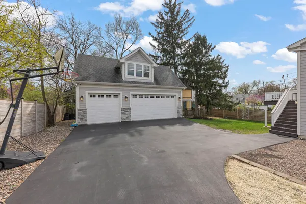 $1,649,000 | 359 Hawthorne Boulevard, Glen Ellyn, IL 60137