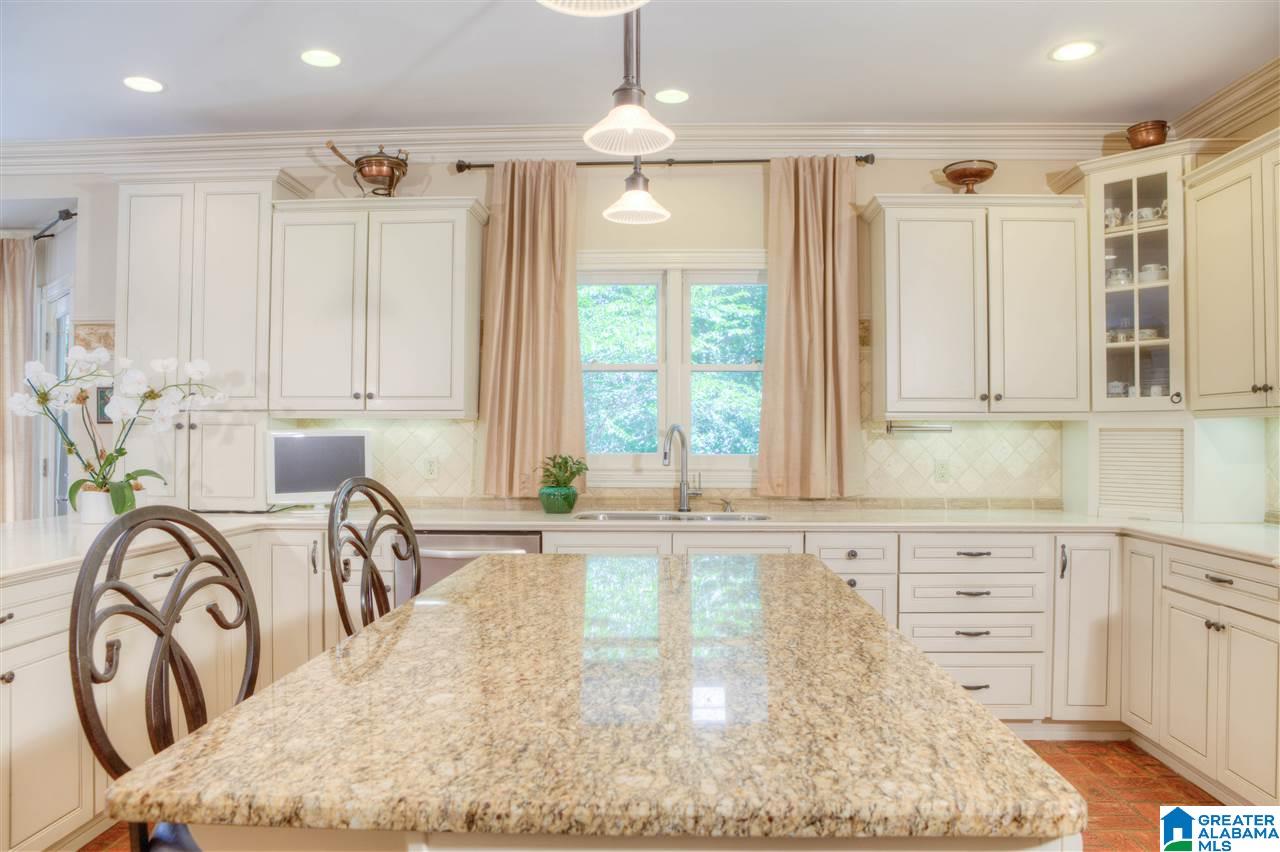 2042 Country Ridge Place Vestavia Hills, AL 35243 - Photo 11 of 46