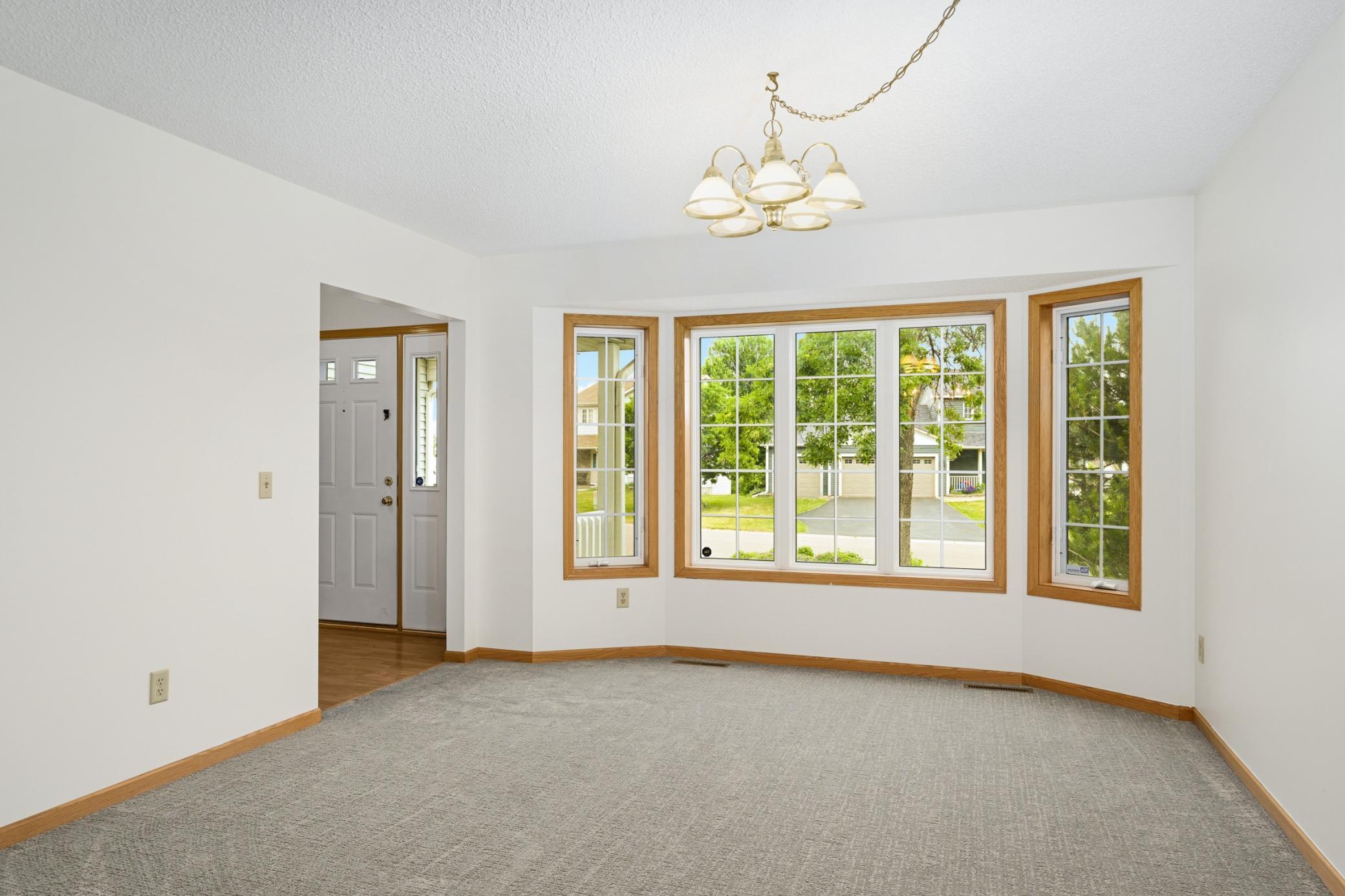 676 Falcon Ridge Road Woodbury, MN 55125 - Photo 6 of 34