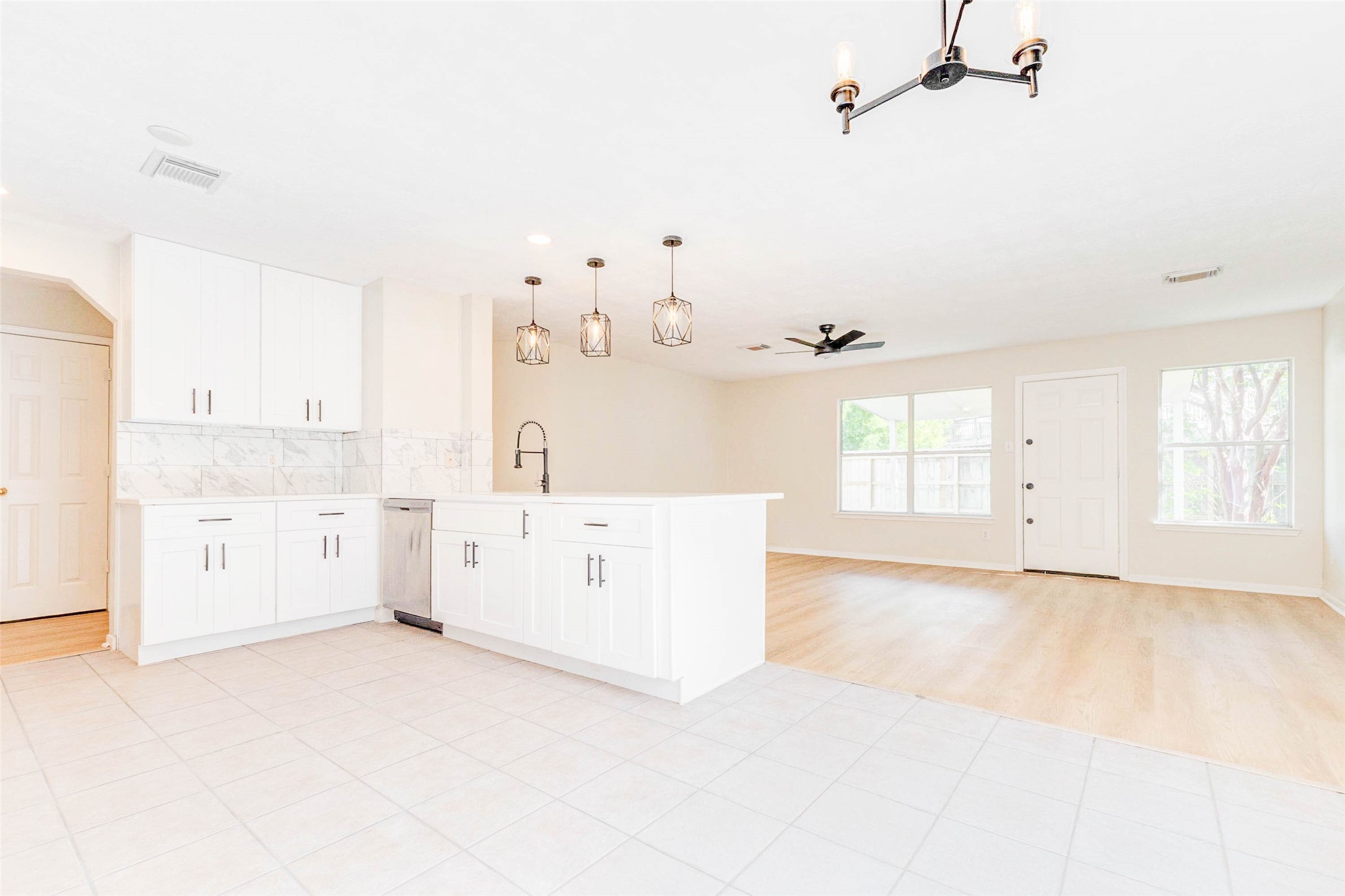 5318 Cilantro Lane Baytown, TX 77521 - Photo 14 of 45 a view of a kitchen with electric appliances