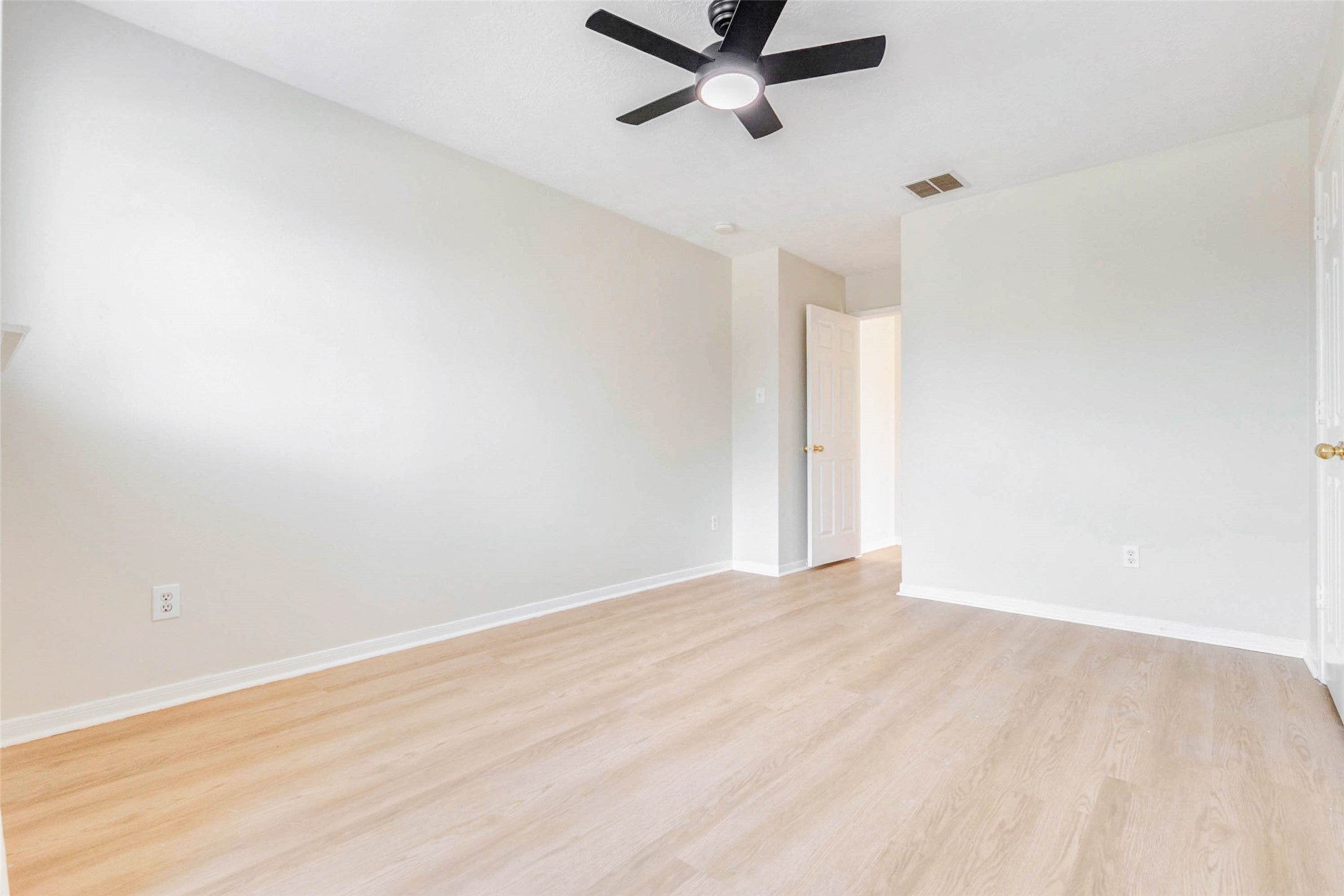 5318 Cilantro Lane Baytown, TX 77521 - Photo 41 of 45 a view of a room with a ceiling fan
