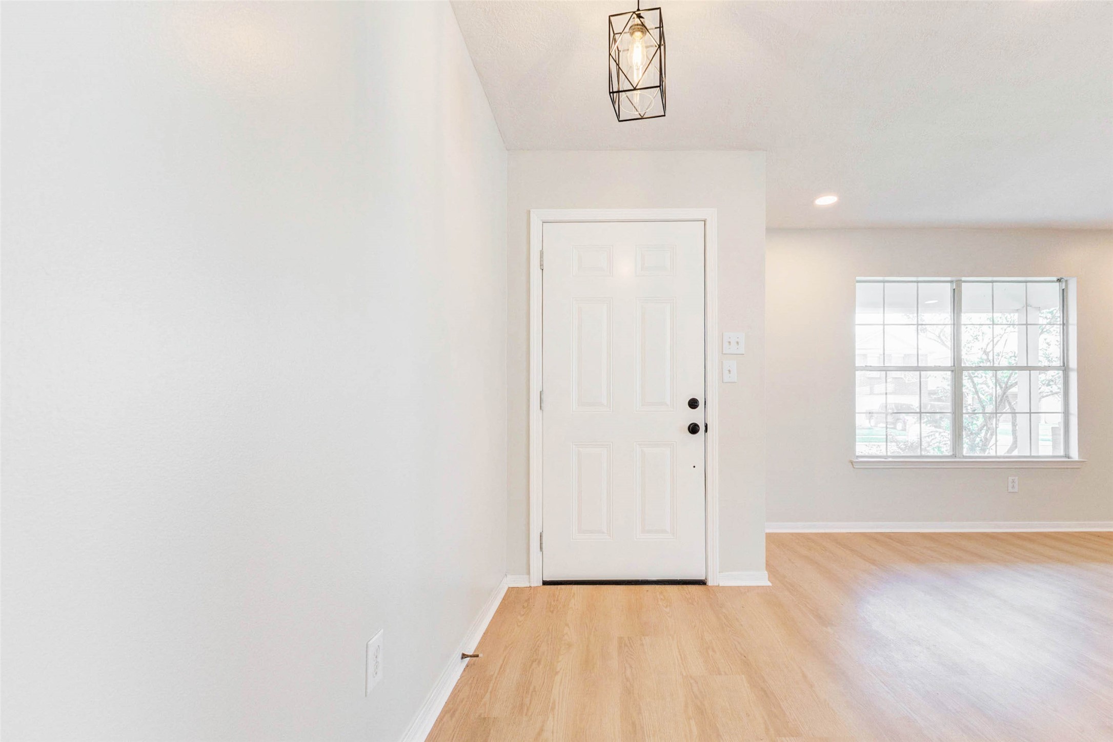 5318 Cilantro Lane Baytown, TX 77521 - Photo 6 of 45 a view of an empty room and window