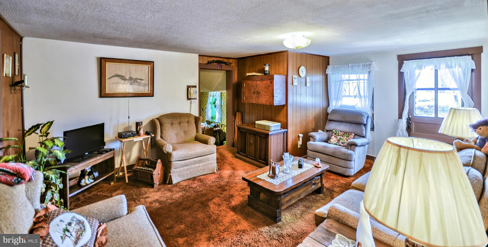 7126 Bowers Road Frederick, MD 21702 - Photo 2 of 17 Living Room