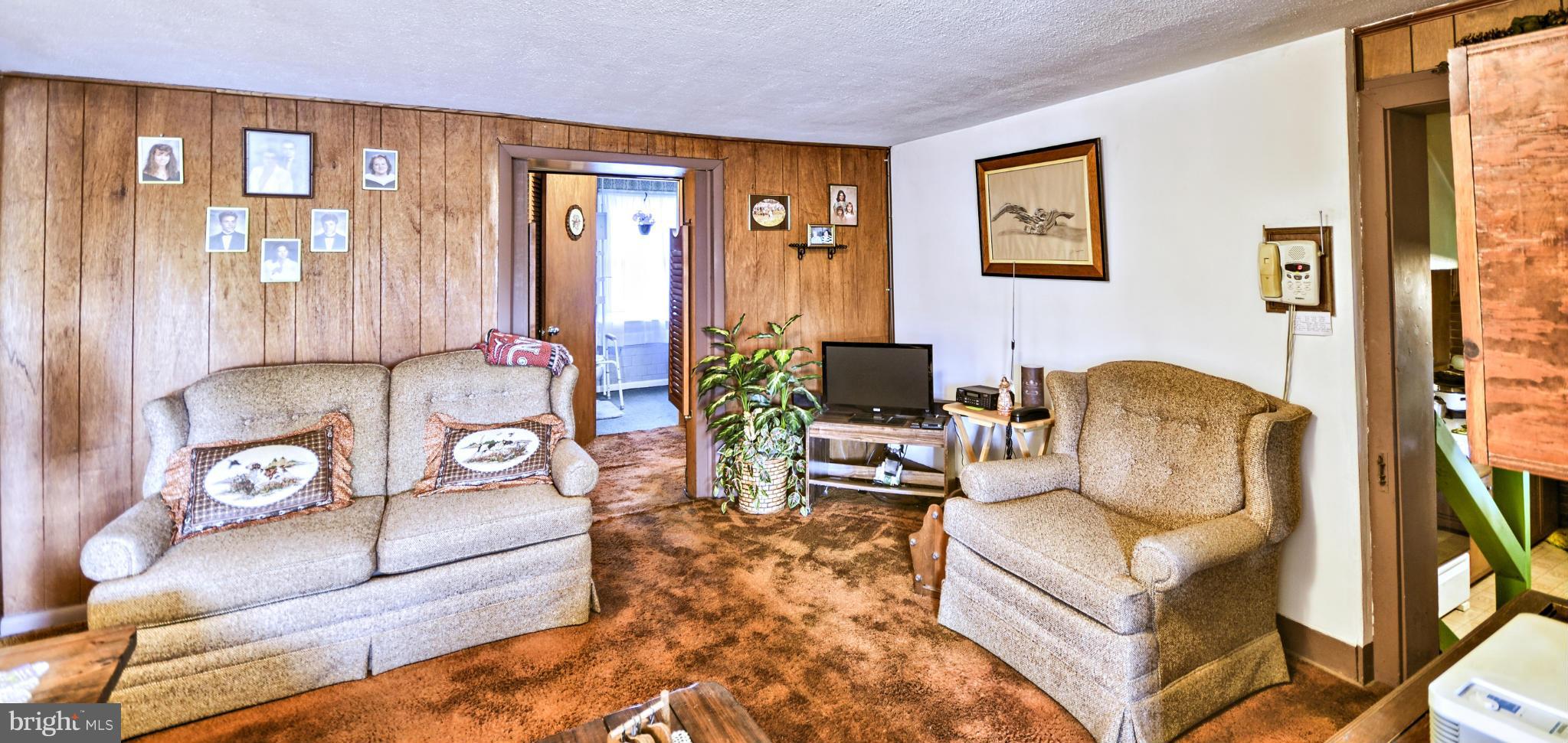 7126 Bowers Road Frederick, MD 21702 - Photo 9 of 17 Living Room