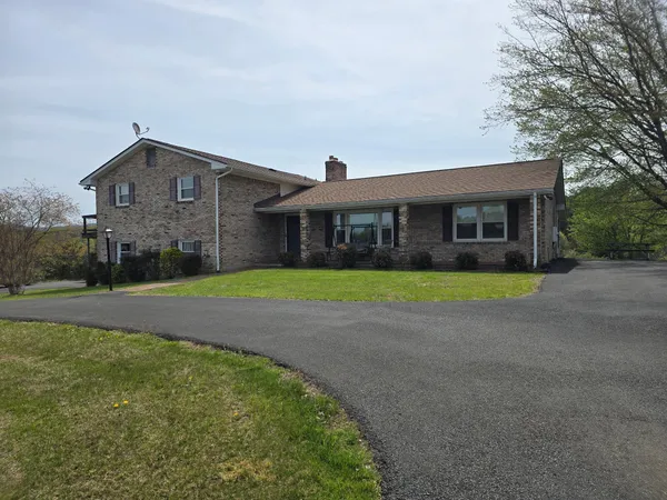 $440,000 | 10596 Lee Highway, Fincastle, VA 24090