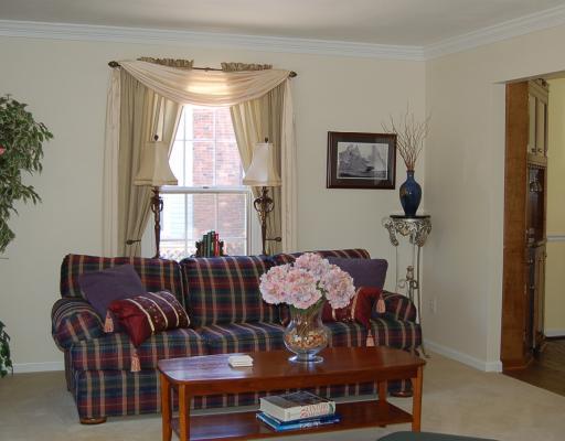 564 Harrogate Road Upper St. Clair, PA 15241 - Photo 6 of 17 Living Room.