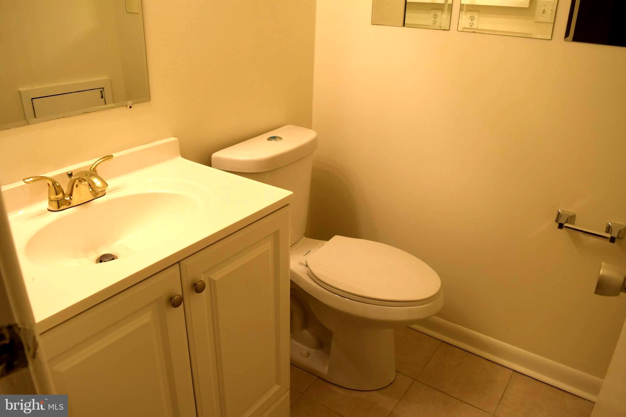 10566 Twin Rivers Road, Unit F1 Columbia, MD 21044 - Photo 29 of 44 Full Bath