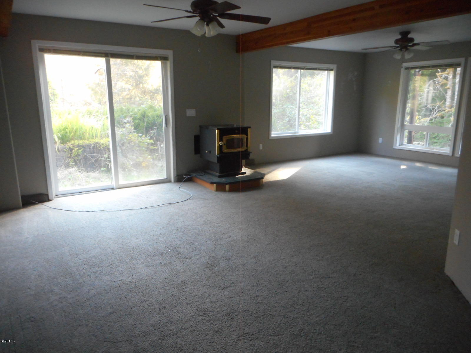 4306 South Schooner Creek Road Lincoln City, OR 97367 - Photo 12 of 22 Family Room