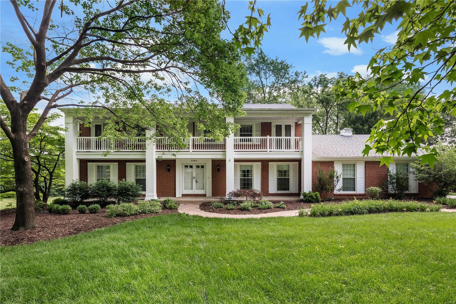2204 Whitby Road Chesterfield, MO 63017 - Photo 1 of 31 Gallery Image 1