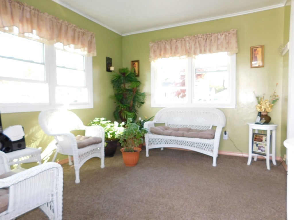 21 Suzanne Street Springfield, MA 01104 - Photo 4 of 16 Gallery Image 4
