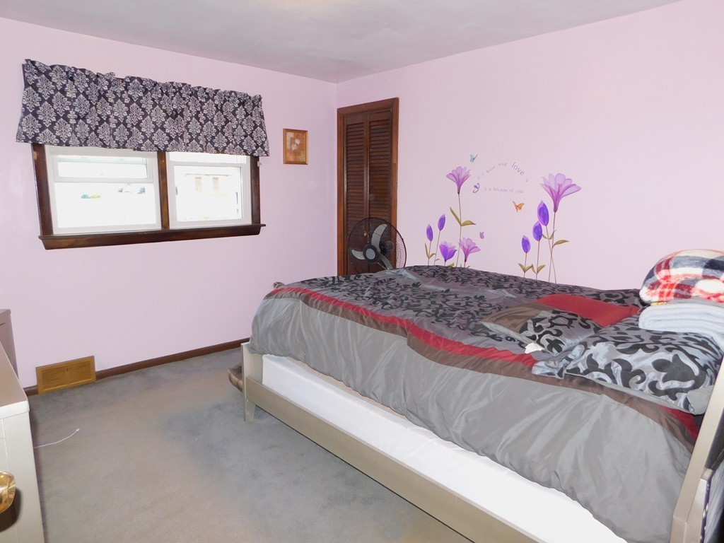 21 Suzanne Street Springfield, MA 01104 - Photo 8 of 16 Gallery Image 8