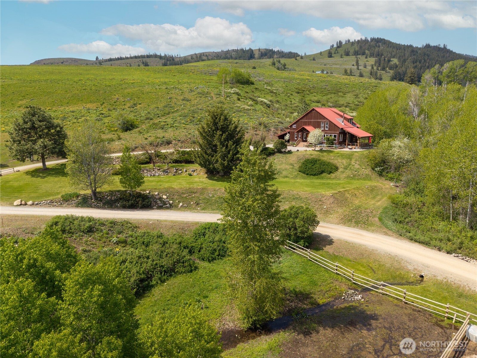 373 Rendezvous Road Winthrop, WA 98862 - Photo 2 of 40