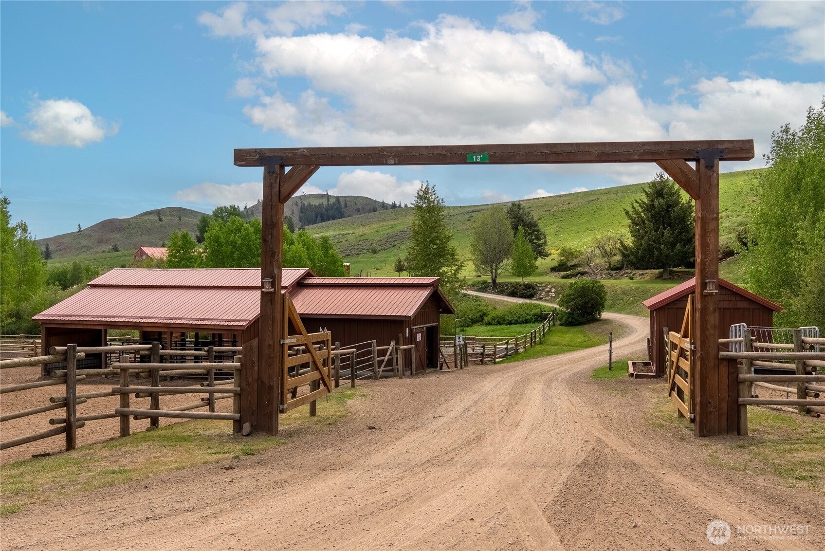 373 Rendezvous Road Winthrop, WA 98862 - Photo 4 of 40