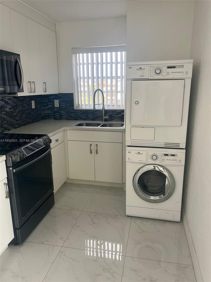 8870 Fontainebleau Boulevard, Unit 401 Miami, FL 33172 - Photo 3 of 6