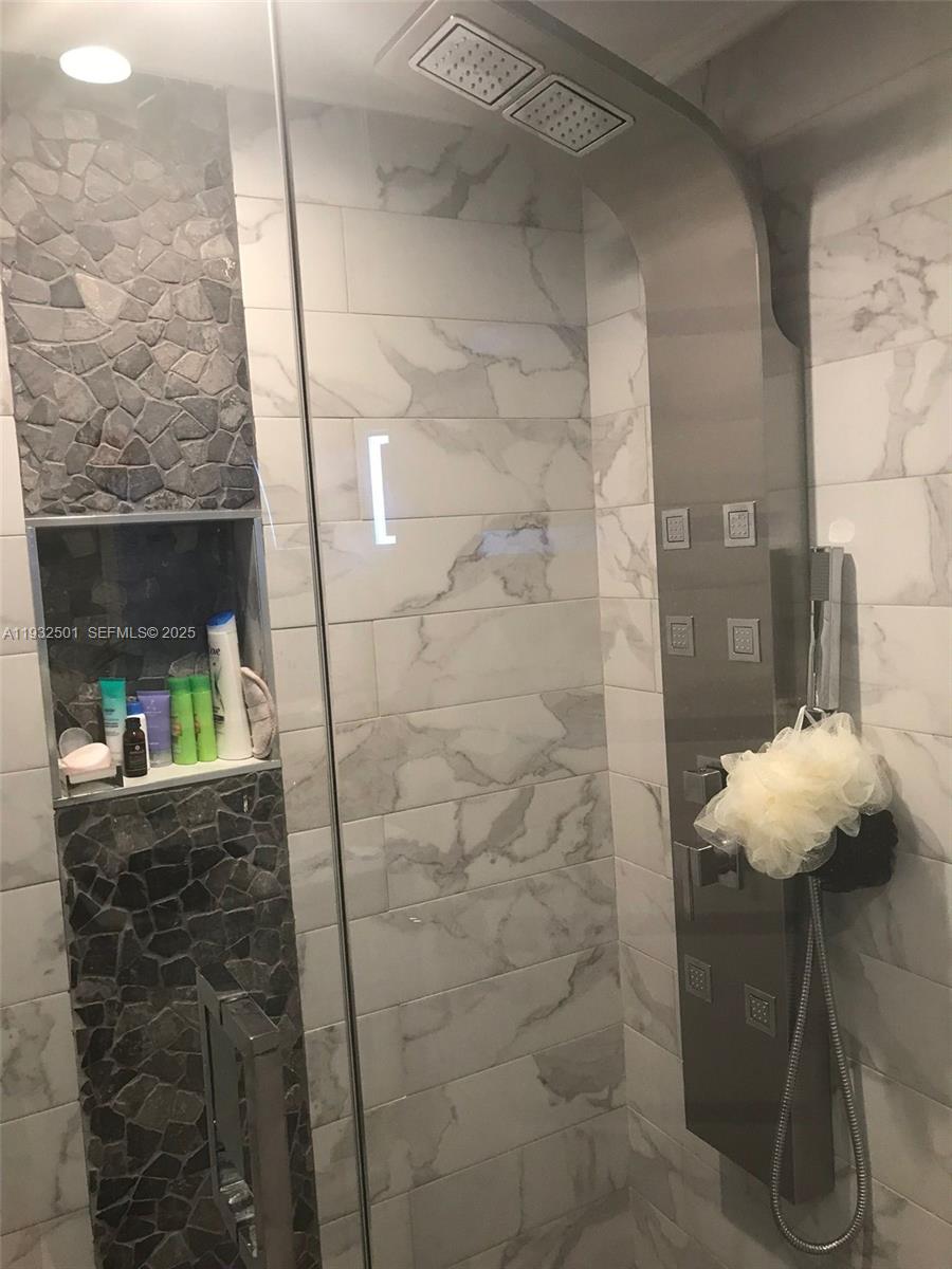 8870 Fontainebleau Boulevard, Unit 401 Miami, FL 33172 - Photo 5 of 6