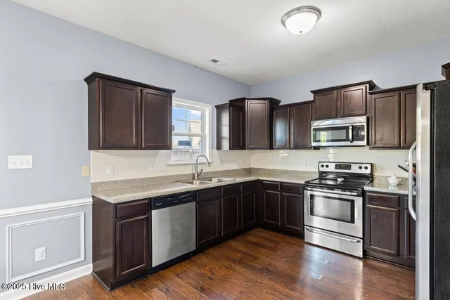 $299,900 | 710 Ashley Meadow Lane, Jacksonville, NC 28546