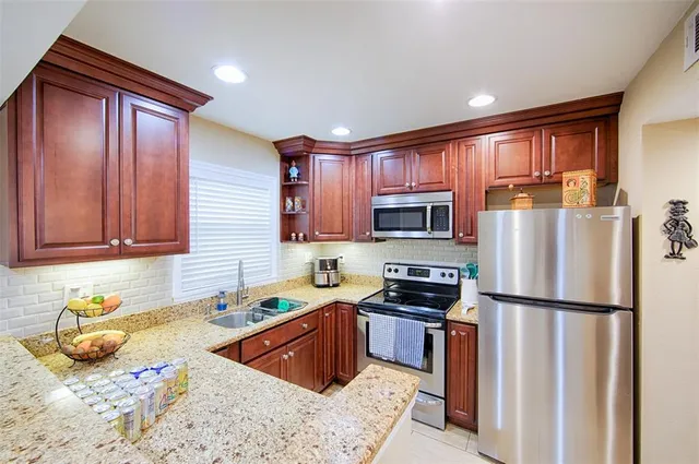 $175,000 | 1860 Massachusetts Avenue Northeast, Unit 224, St. Petersburg, FL 33703