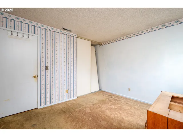 $199,900 | 23932 Poplar Court, Wood Village, OR 97060