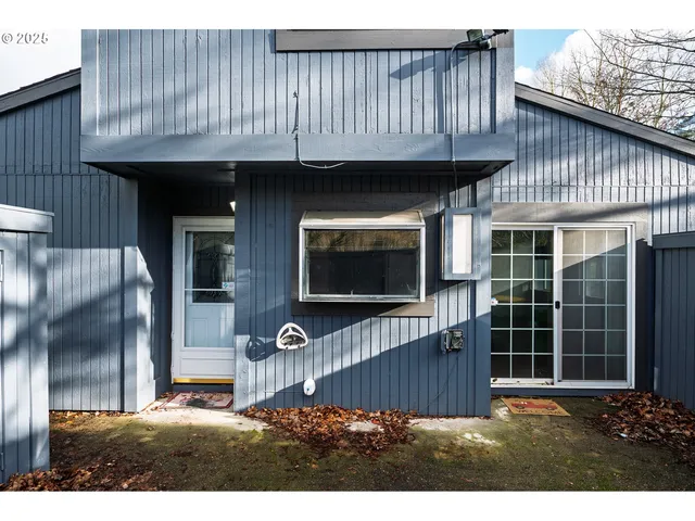 $199,900 | 23932 Poplar Court, Wood Village, OR 97060