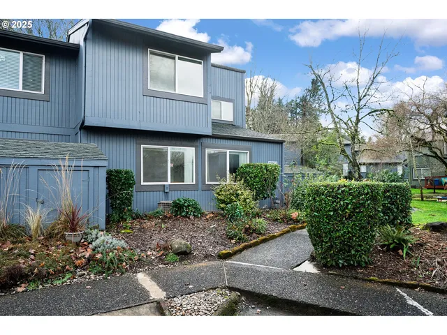 $199,900 | 23932 Poplar Court, Wood Village, OR 97060