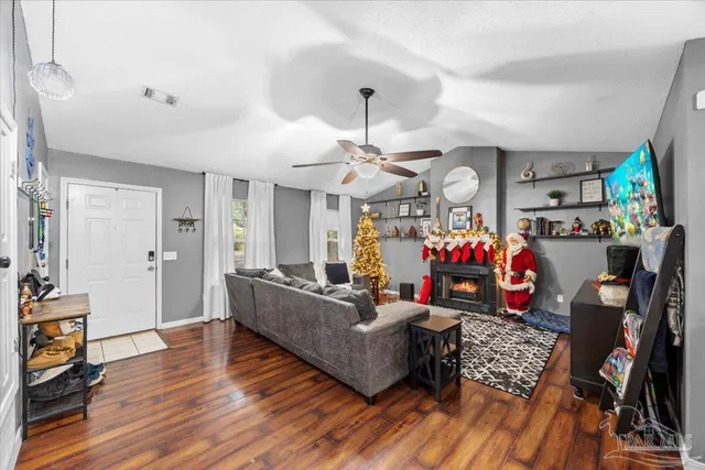 $2,100 | 2625 Tupelo Avenue, Pensacola, FL 32526