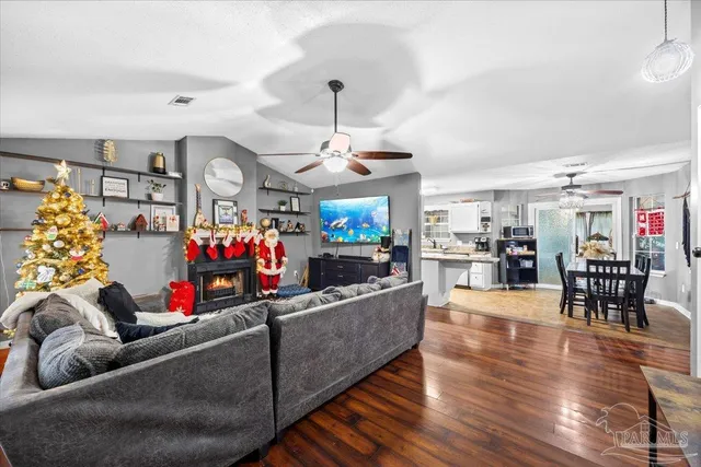 $2,100 | 2625 Tupelo Avenue, Pensacola, FL 32526