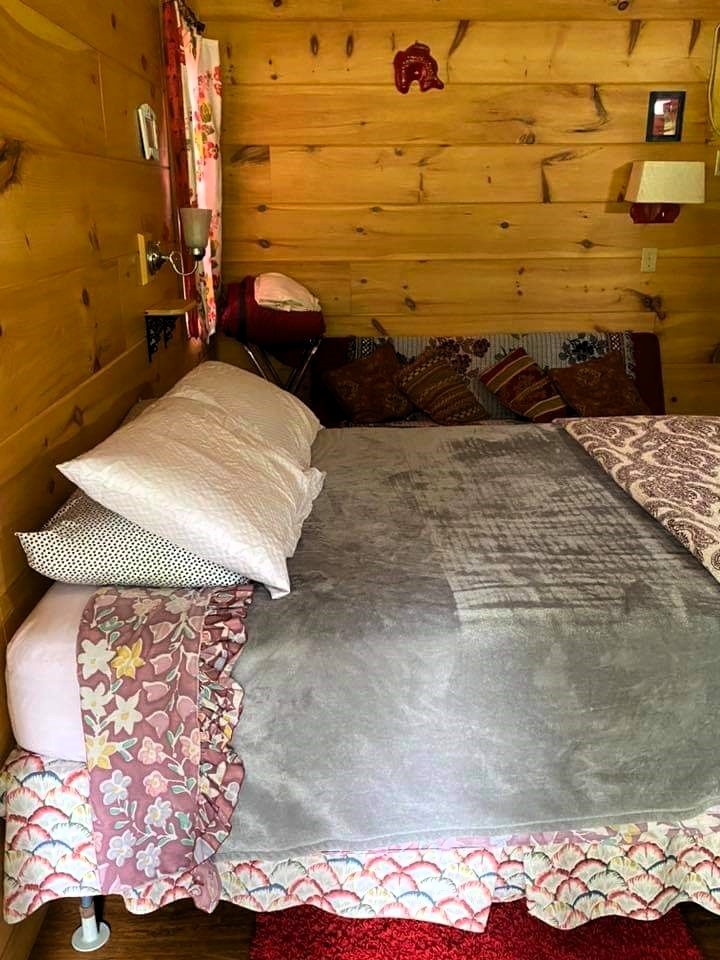 13631 Birdsong Road Holladay, TN 38341 - Photo 60 of 67 a bathroom with a toilet