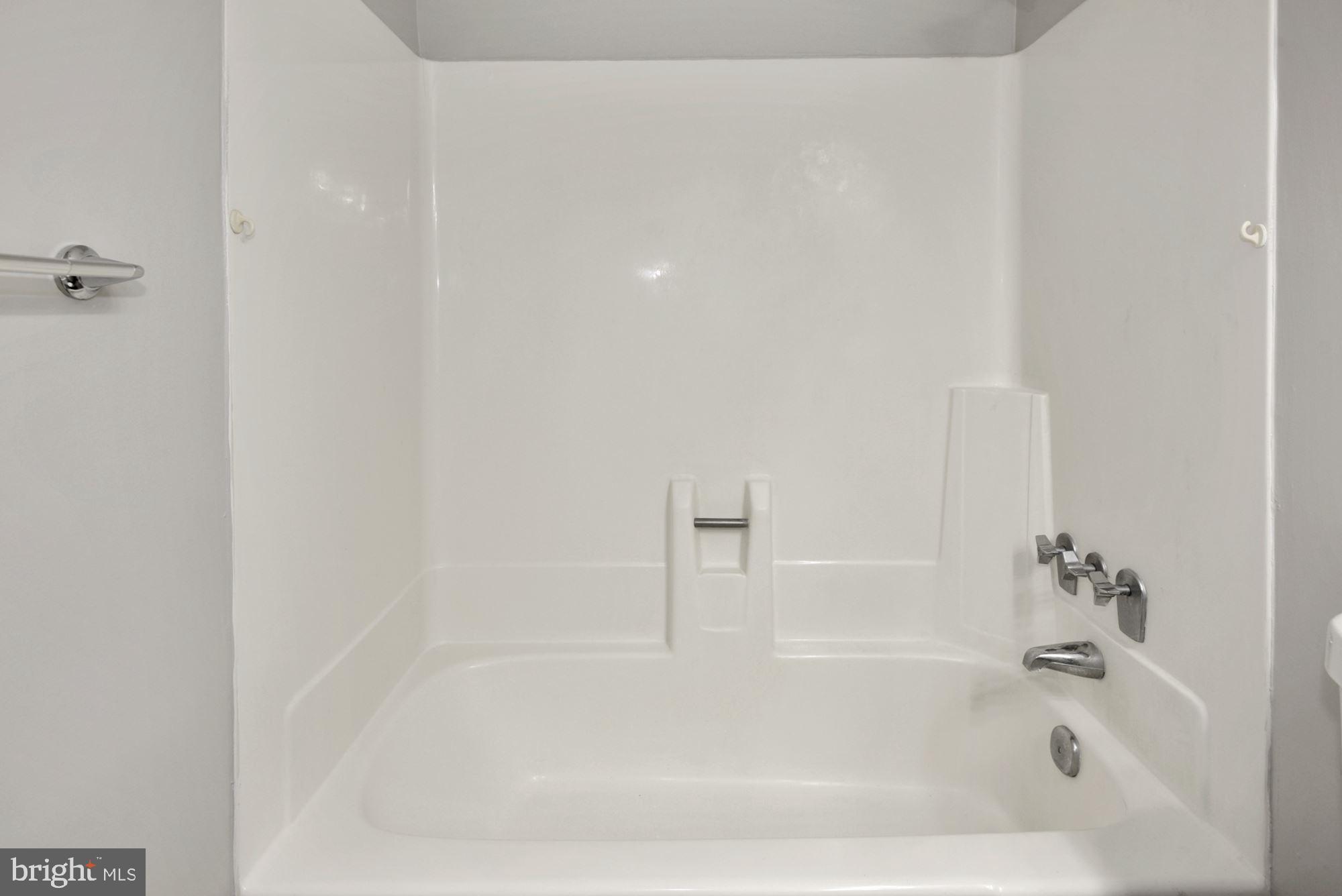 11564 Rolling Green Court, Unit 301 Reston, VA 20191 - Photo 16 of 29