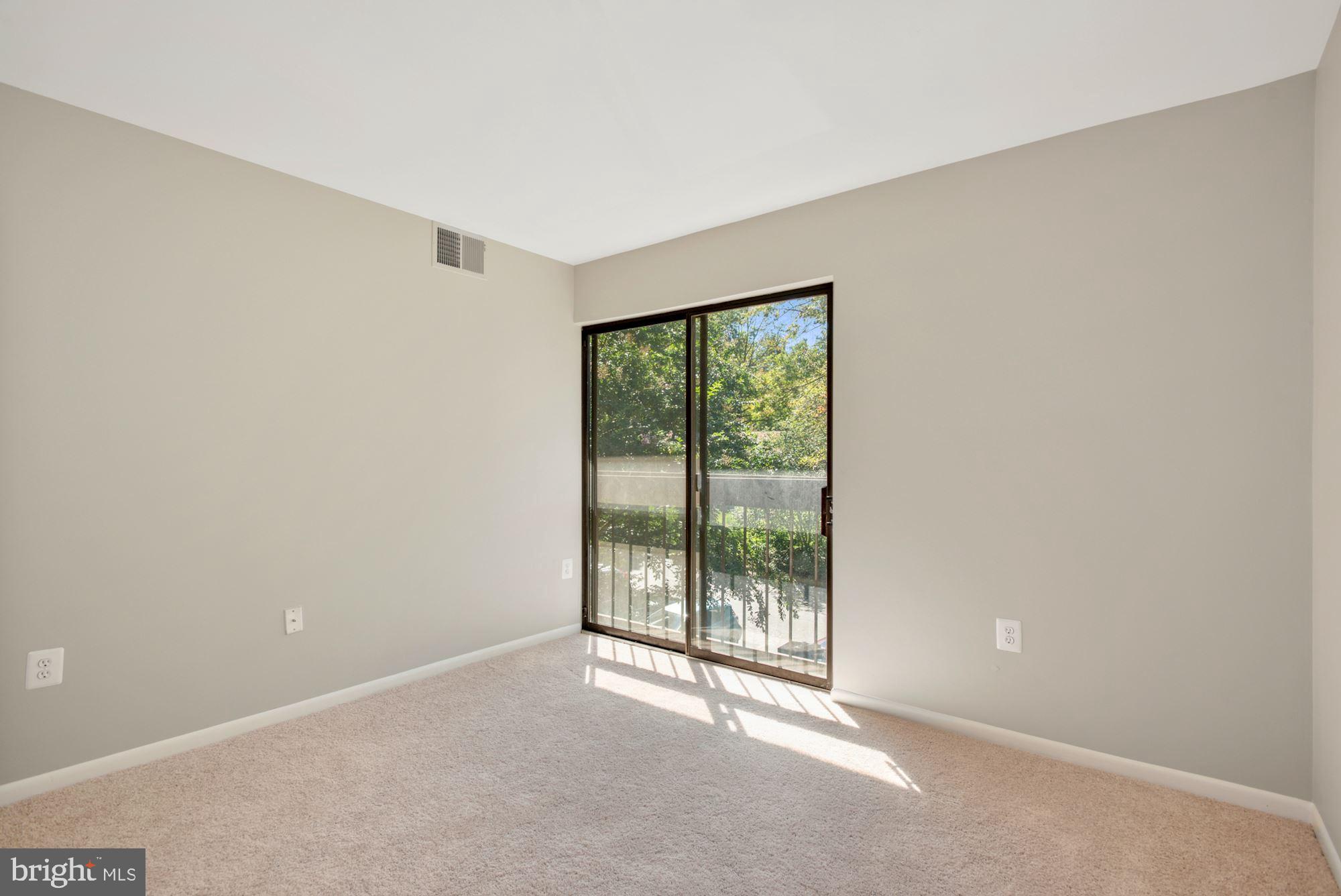 11564 Rolling Green Court, Unit 301 Reston, VA 20191 - Photo 18 of 29