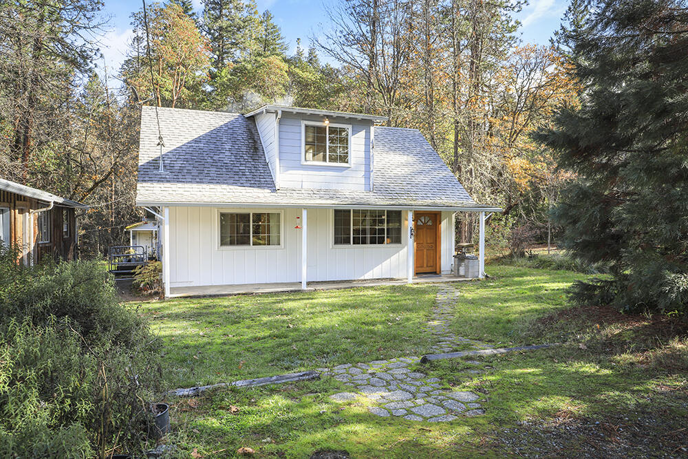 1775 East Fork Road Williams, OR 97544 - Photo 4 of 49 4