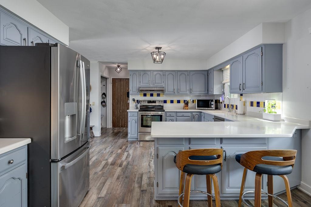 305 Raymond Road Waunakee, WI 53597 - Photo 4 of 40