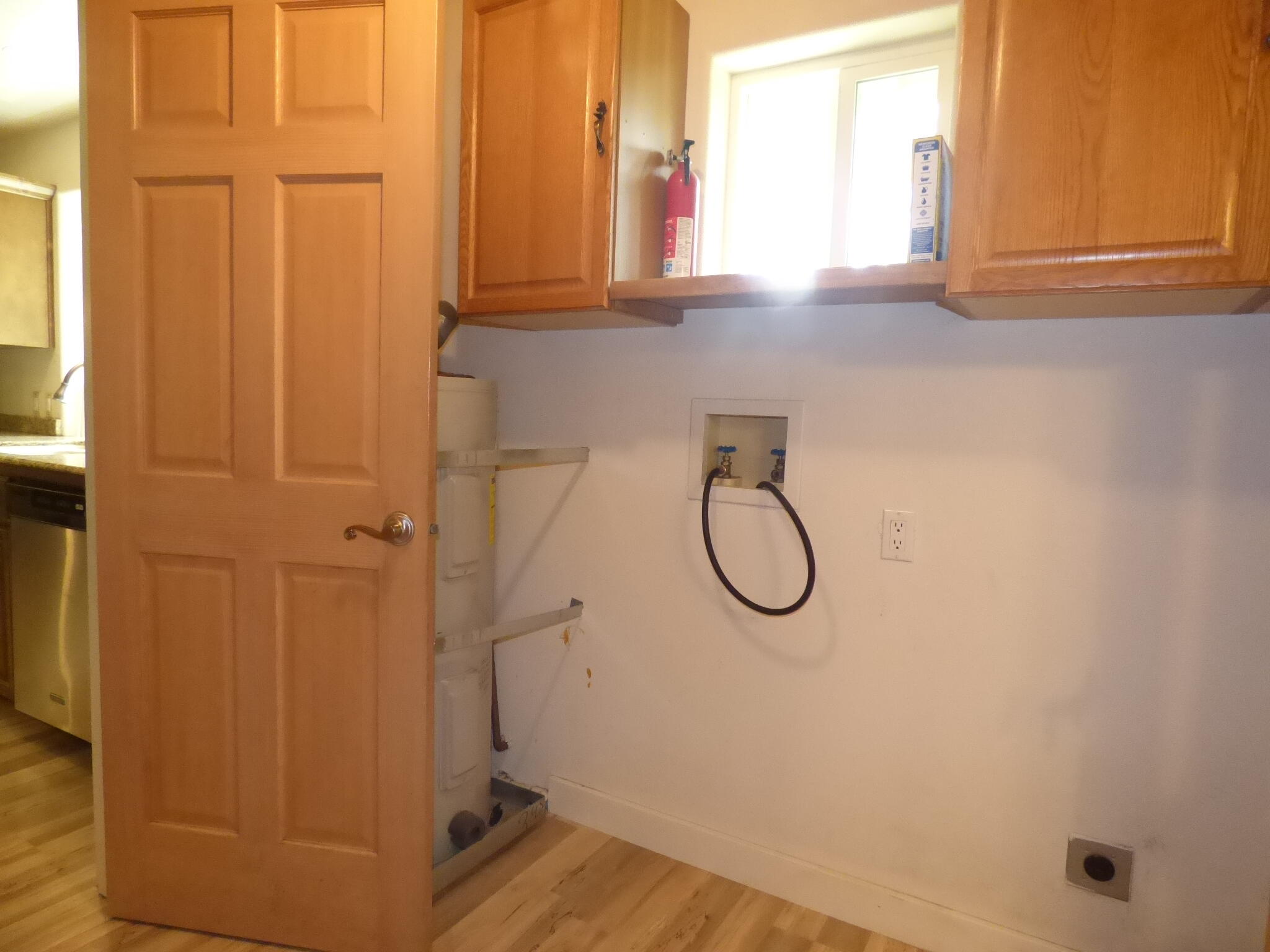 7414 Redthorne Road Rogue River, OR 97537 - Photo 24 of 32 a bathroom with a glass shower door