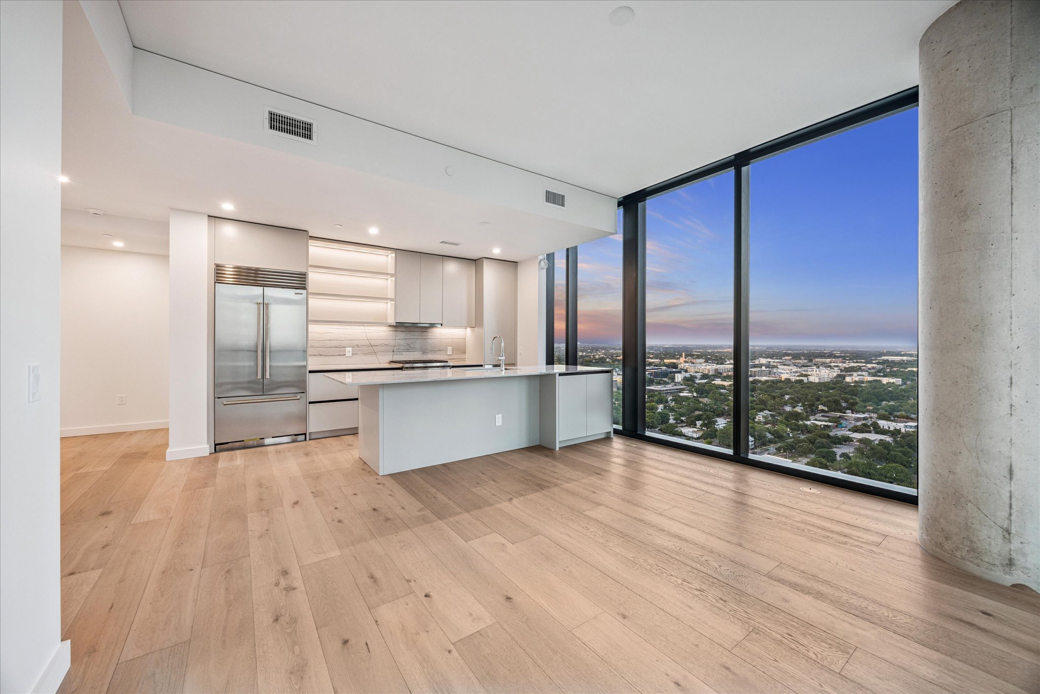 610 Davis Street, Unit 2702 Austin, TX 78701 - Photo 4 of 31