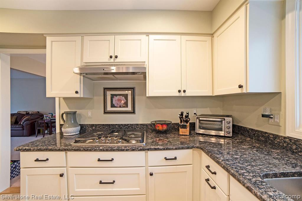 798 Grovecrest Rochester Hills, MI 48307 - Photo 17 of 49