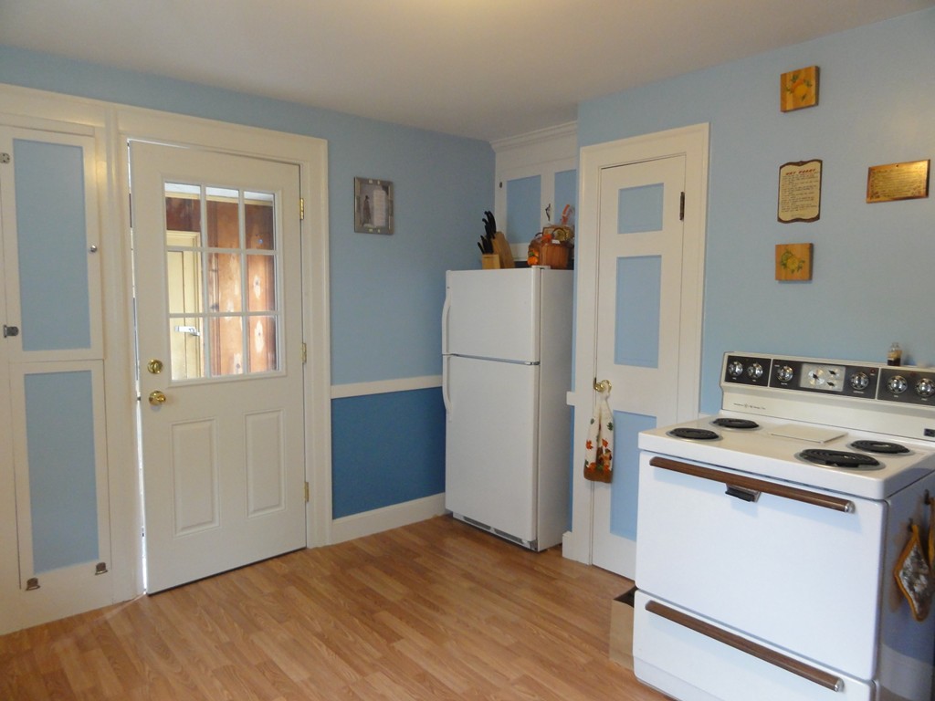 1 Violet Road Peabody, MA 01960 - Photo 4 of 12 Gallery Image 4