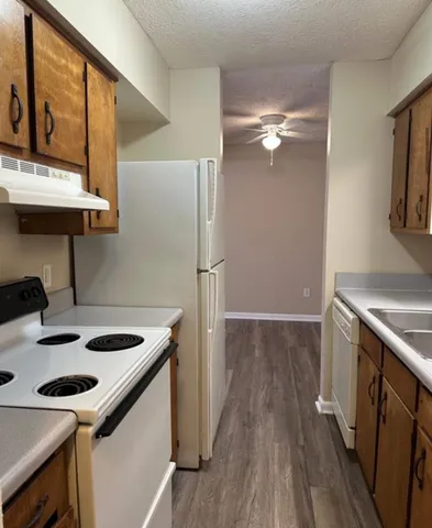 $1,400 | 615 Carter Lane, Conway, SC 29526