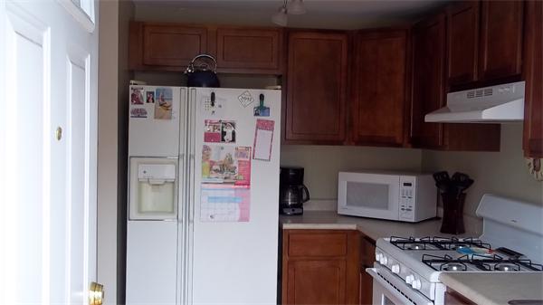 54 Manor Court Springfield, MA 01118 - Photo 2 of 24 Gallery Image 2