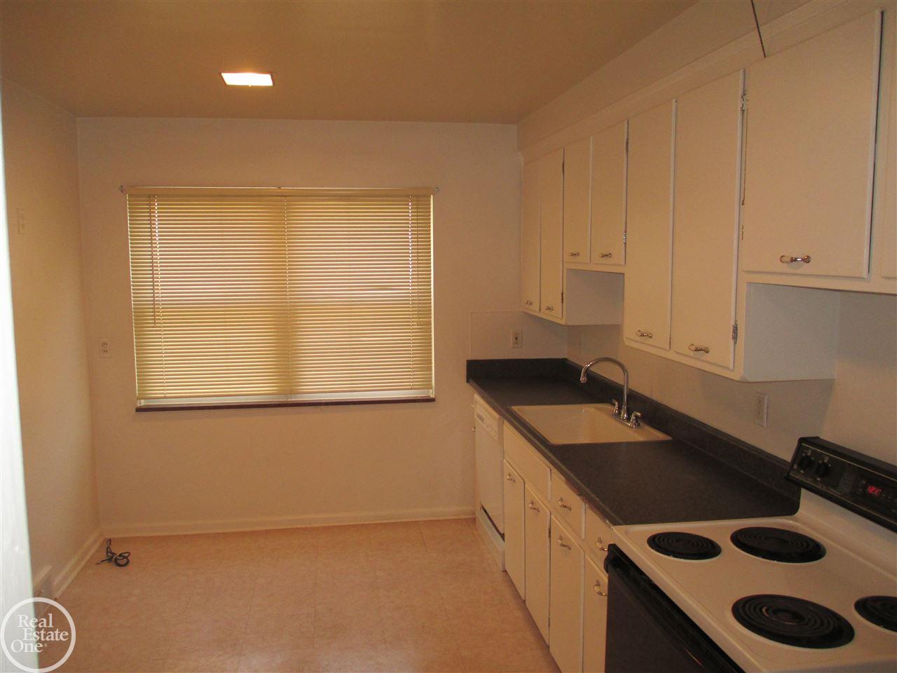 840 Harcourt Road Grosse Pointe Park, MI 48230 - Photo 15 of 27